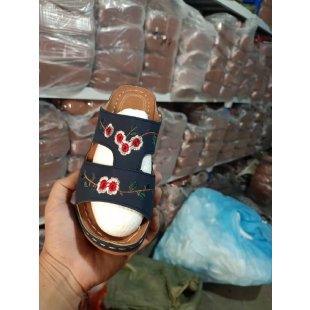 Damen Clogs mit floralem Stickdesign und komfortablem Fußbett Stalluxe