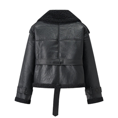 Damen modische Kunstlederjacke mit Teddyfell-Kragen und taillierbarem Gürtel Stalluxe