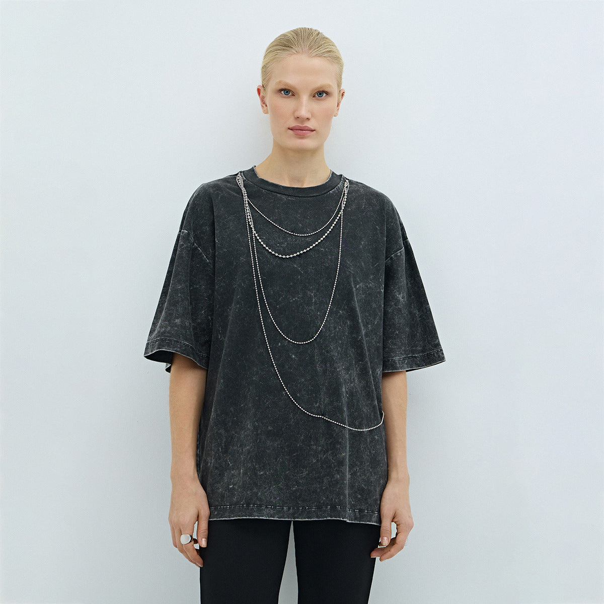 Damen Oversized T-Shirt mit dekorativem Kettenakzent Stalluxe Schwarz