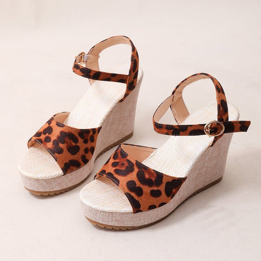 Damen Keil-Sandalen mit geflochtenem Riemendesign und komfortabler Sohle Stalluxe