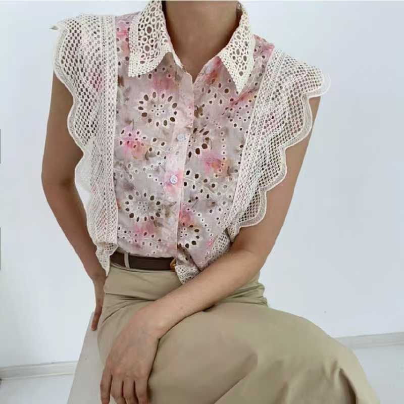 Damen Bluse mit Lochmuster und geschwungenem Saum Stalluxe