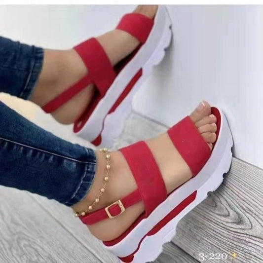 Damen Plattform-Sandalen mit breiten verstellbaren Riemen und rutschfester Sohle Stalluxe