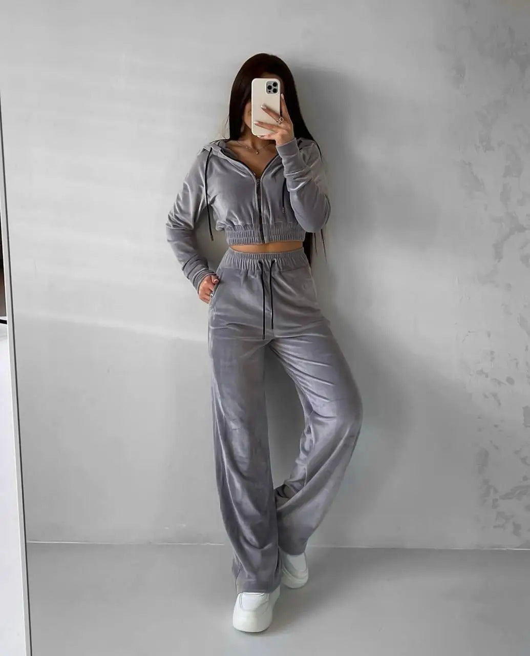 Damen modischer Velours-Jogginganzug mit cropped Hoodie und weitem Bein Stalluxe