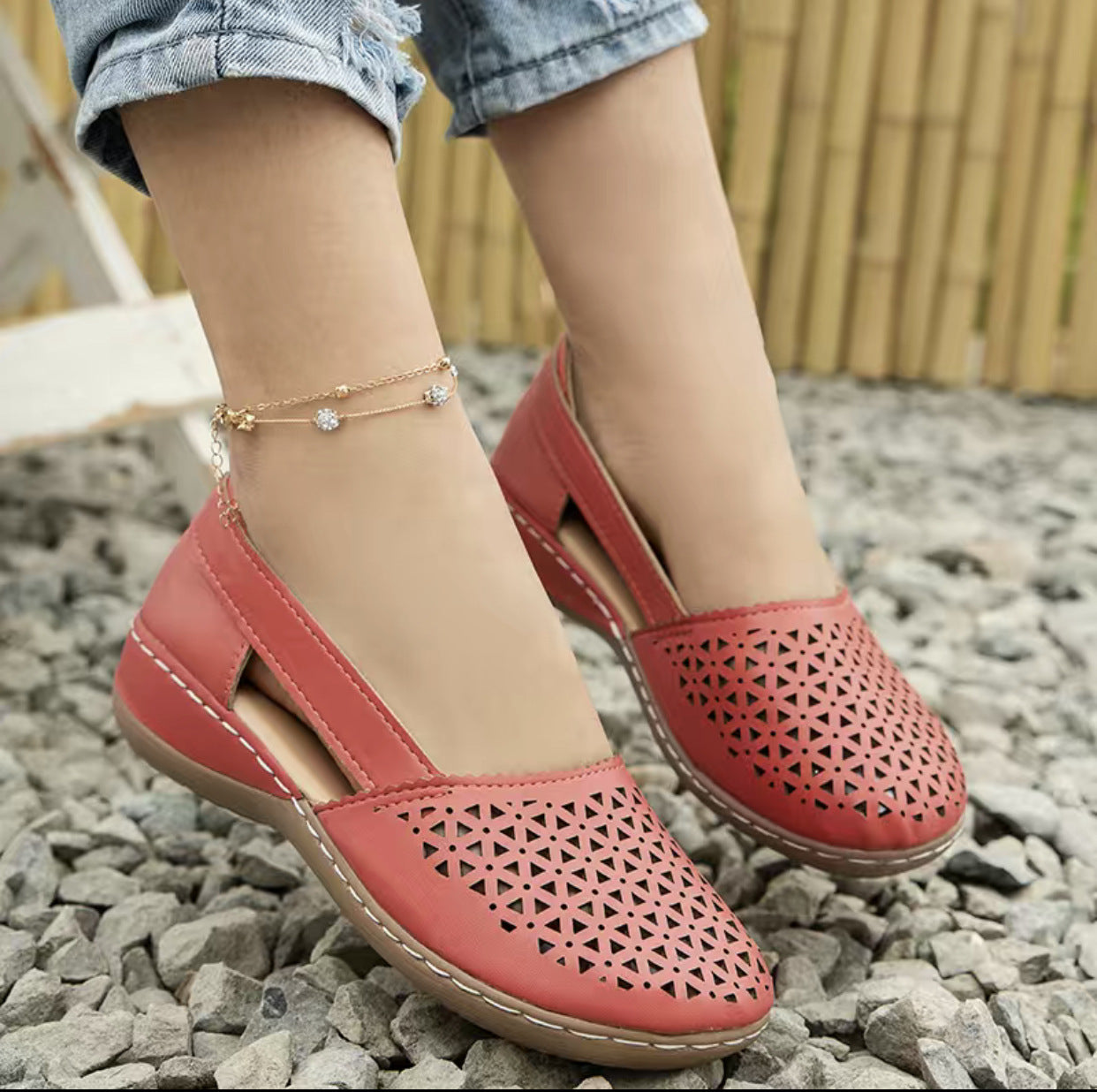 Damen Elegante und atmungsaktive Ballerinas mit kunstvollem Perforationsdesign Stalluxe