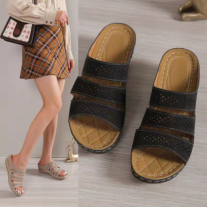 Damen komfortable Zehentrennersandalen mit perforierten Riemen und anatomischem Fußbett Stalluxe
