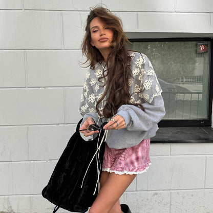 Damen Sweatshirt mit dekorativem Blumen-Cape Stalluxe
