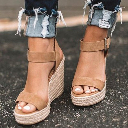 Damen Wedge-Sandalen mit schmalem Riemen und bequemem Fußbett Stalluxe