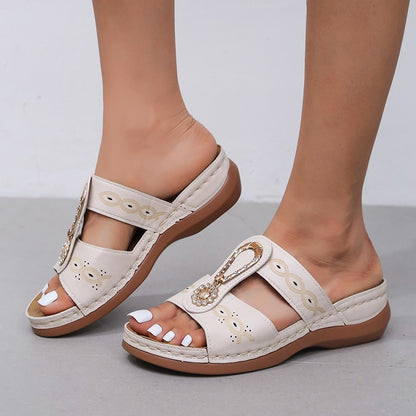 Damen modische Freizeit-Sandalen mit verzierten Riemen und komfortabler Sohle Stalluxe