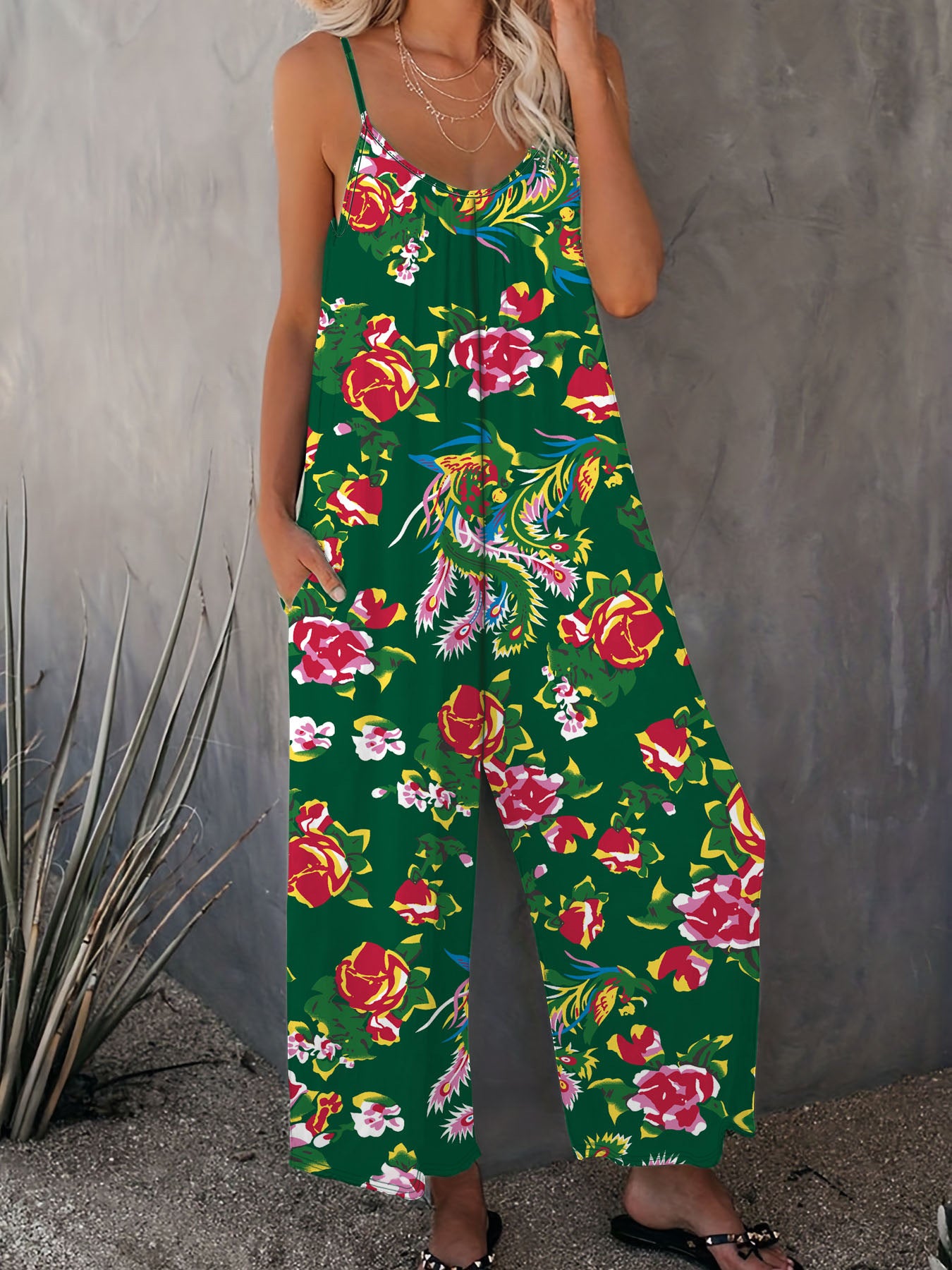 Damen Sommerlicher Jumpsuit mit floralen Mustern und weitem Schnitt Stalluxe Grün