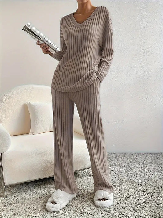 Damen modischer Strickanzug mit V-Ausschnitt und seitlicher Taillierung Stalluxe