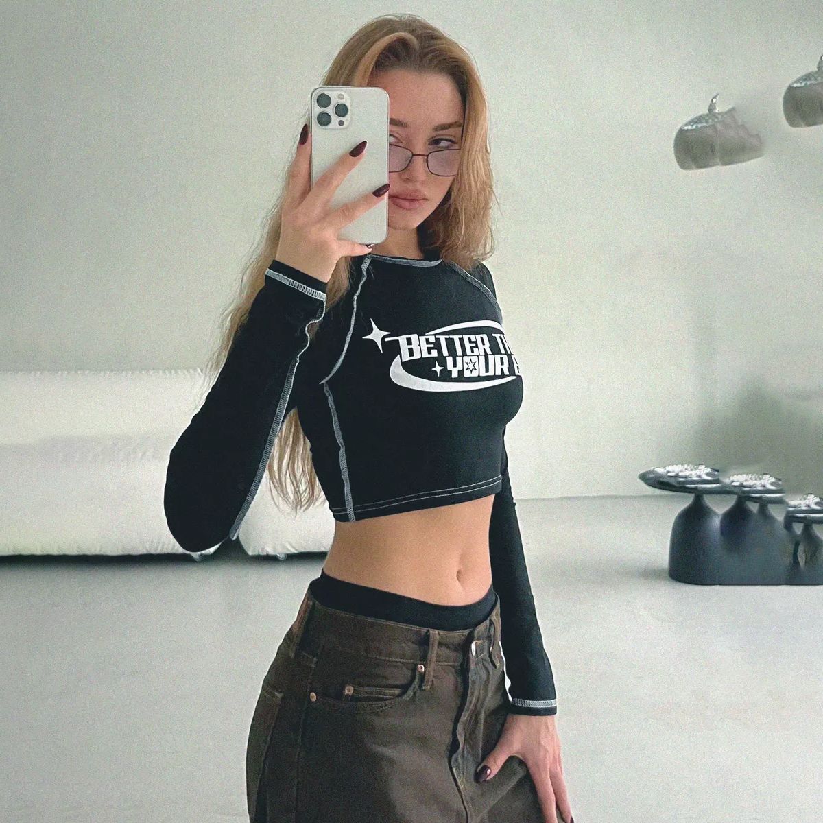 Damen Langärmliges Crop-Top mit auffälligem Grafikdesign Stalluxe