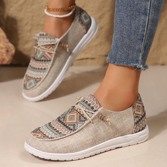 Damen Freizeitliche Slip-On Sneakers mit buntem Ethno-Muster Stalluxe