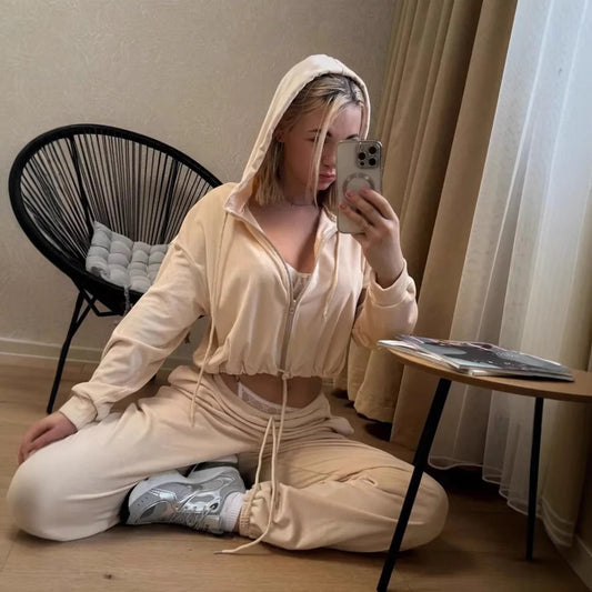 Damen lässiger Hoodie mit hohem Bund und passenden Freizeikhosen Stalluxe