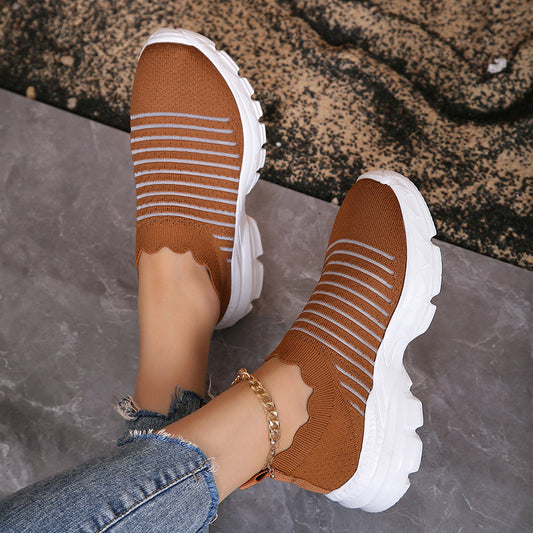 Damen sportliche Slip-On Sneakers mit elastischem Strickoberteil und rutschfester Sohle Stalluxe