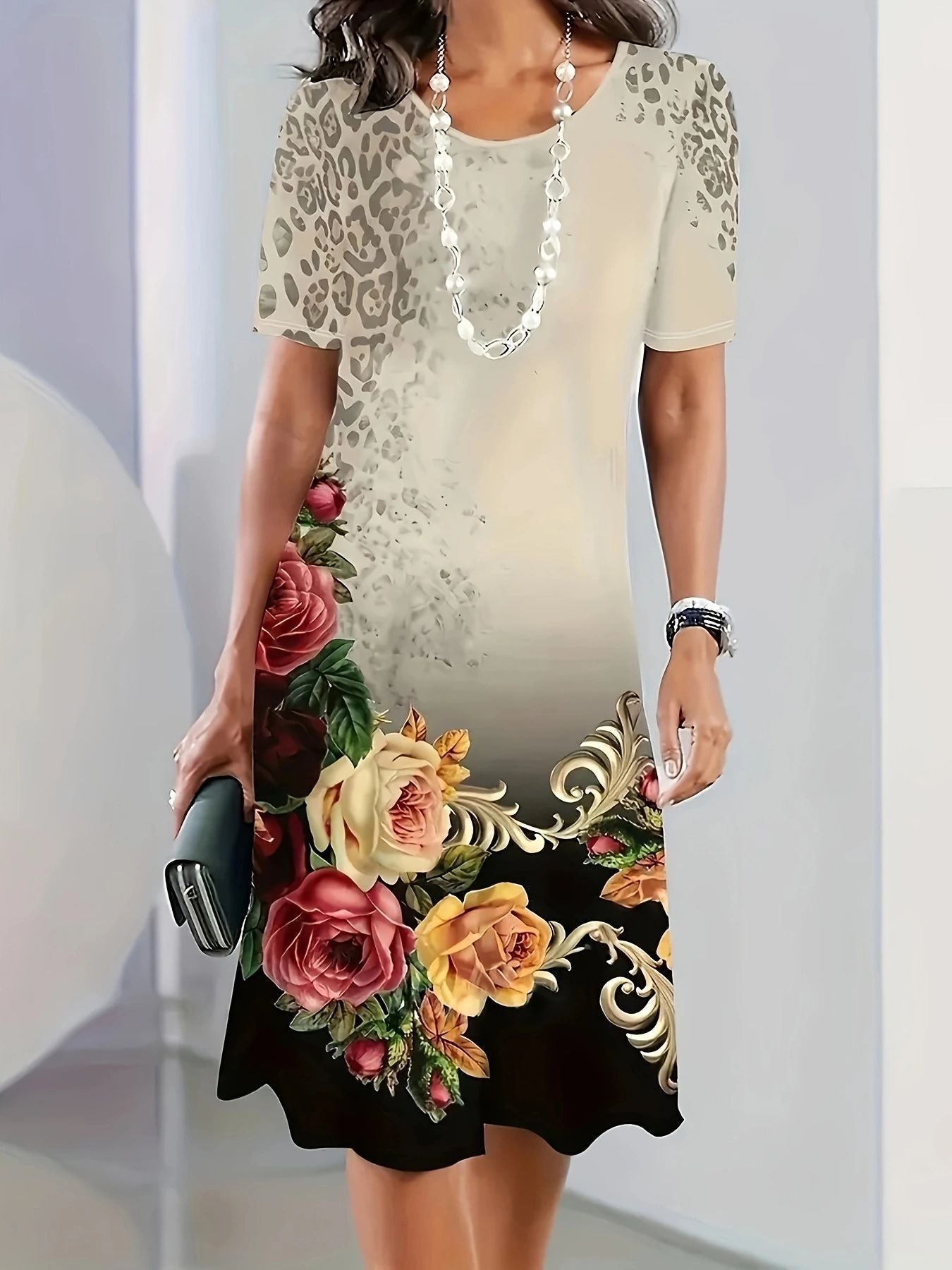 Damen Blumenkleid mit modernen grafischen Akzenten Stalluxe