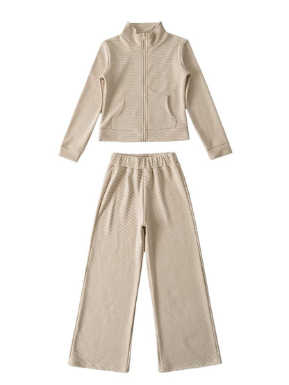 Damen sportliches Set mit Stehkragen und weitem Hosenansatz Stalluxe