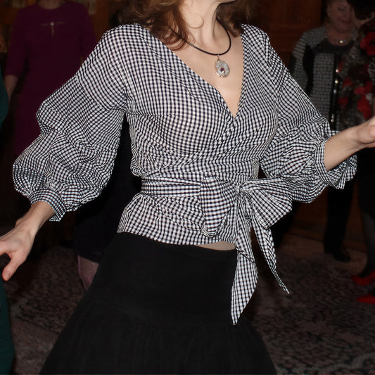 Damen Wickelbluse mit Rüschenärmel Stalluxe