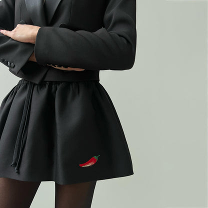 Damen Blazer mit tailliertem Schnitt und voluminösem Rock Stalluxe