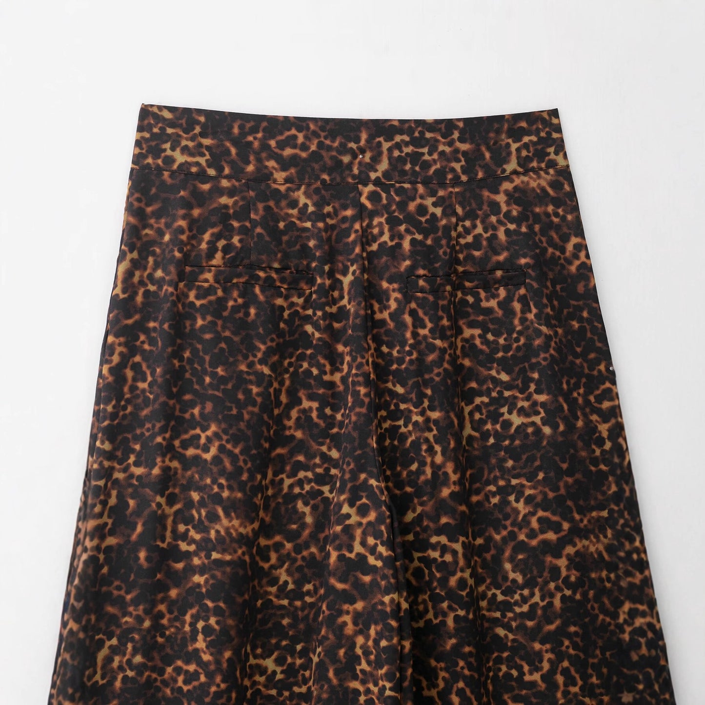Damen Weit geschnittene Leoprint-Hose mit elastischem Bund und hohen Taschen Stalluxe