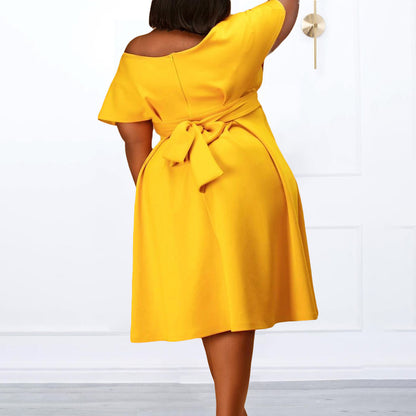 Damen Off-Shoulder Abendkleid mit fließendem Rock und eleganter Drapierung Stalluxe