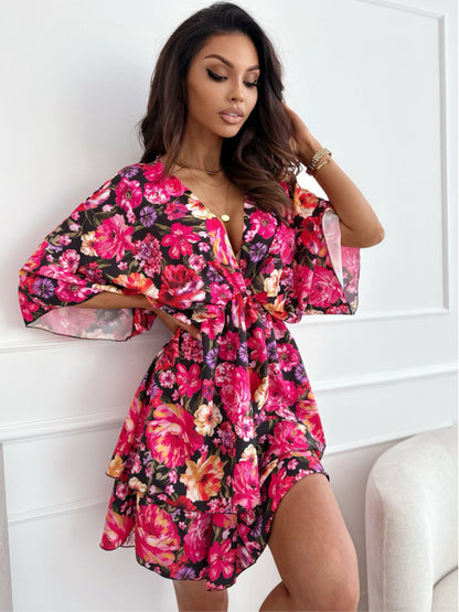 Damen Blumiges Minikleid mit voluminösen Ärmeln Stalluxe