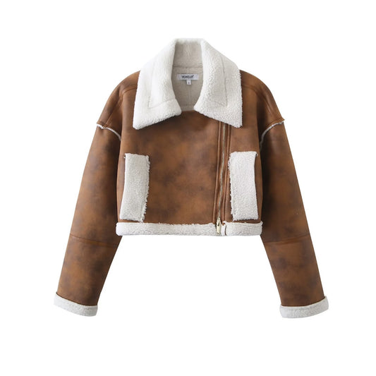 Damen modische Lammfelljacke mit trendy cropped Schnitt und ausgefallenen Taschen Stalluxe