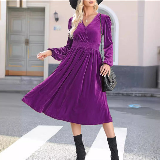 Damen Midi-Kleid aus weichem Samt mit V-Ausschnitt und Puffärmeln Stalluxe