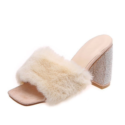 Damen Glamouröse Mules mit kuscheligem Kunstfell und glitzerndem Absatz Stalluxe