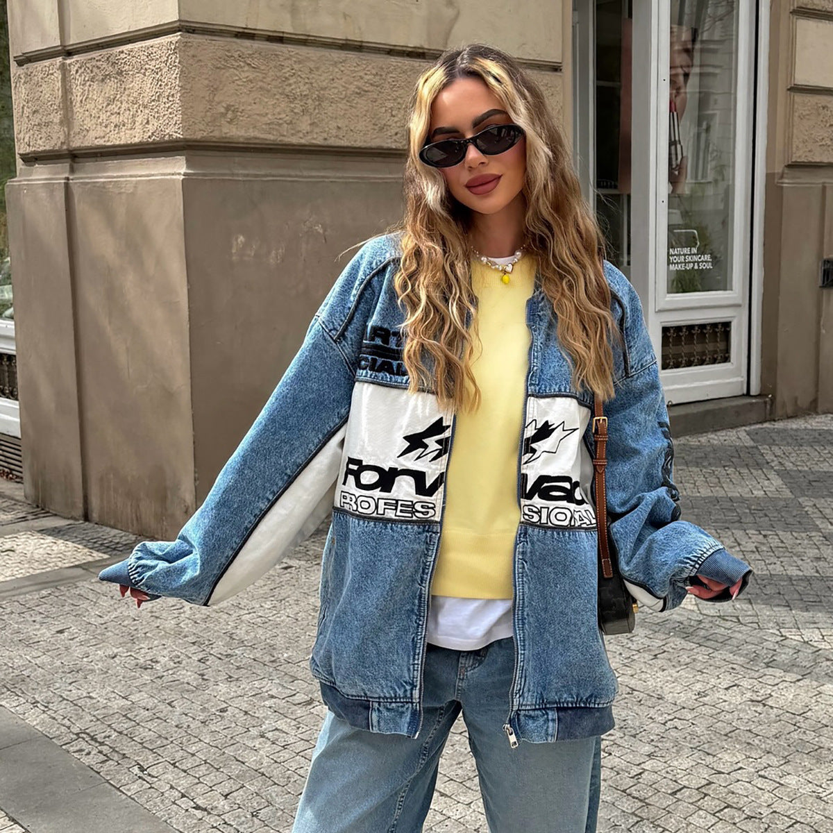 Damen Oversized Denim-Jacke mit kontrastreichen Applikationen und modernem Schnitt Stalluxe Blau