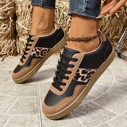 Damen modische Sneakers mit animalischem Print und gepolstertem Fußbett Stalluxe