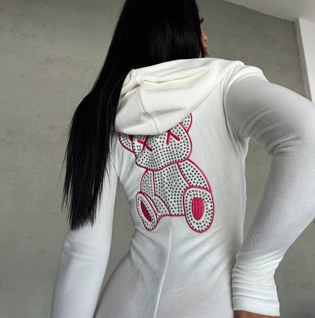 Damen Kapuzenkleid mit funkelndem Bärenmotiv und figurbetonendem Schnitt Stalluxe Weiß