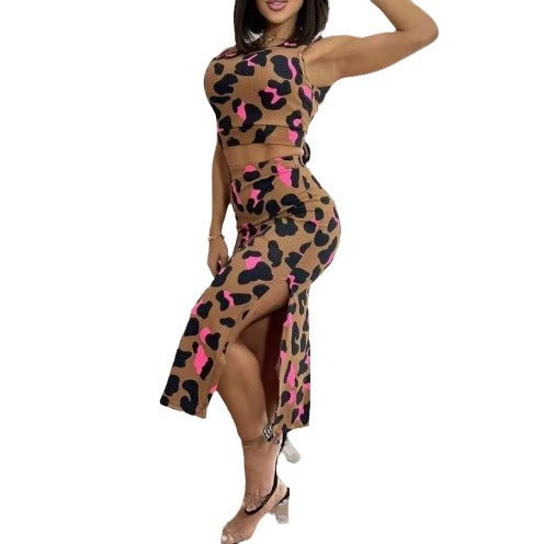 Damen Zweiteiliges Outfit mit aufregendem animalischem Muster und figurbetontem Schnitt Stalluxe