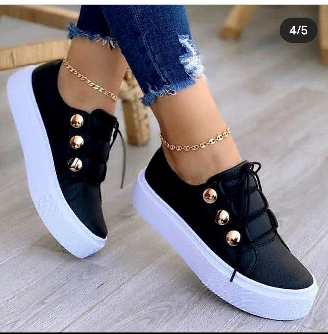 Damen modische Sneakers mit eleganten Details und Plattformsohle Stalluxe