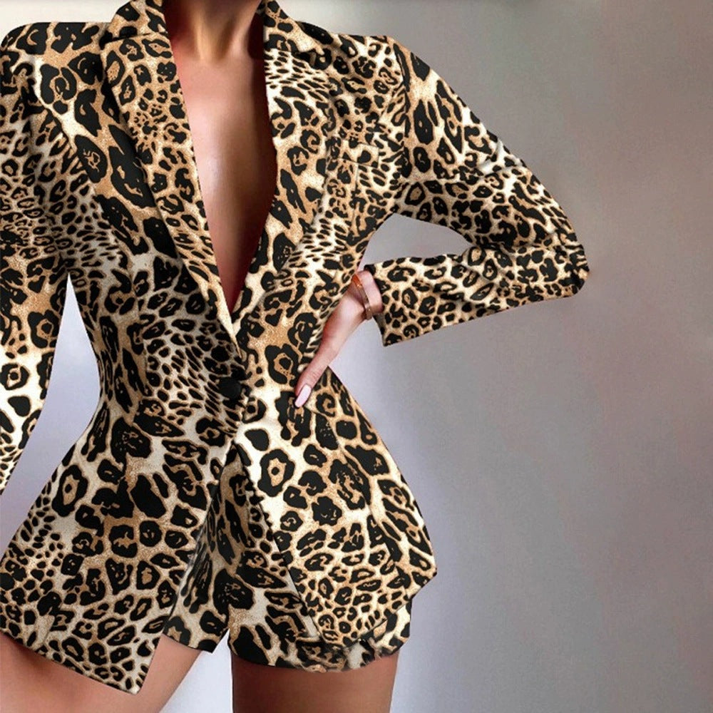 Damen Lebhaftes Blazer-Set mit Shorts und modernem Farbspiel Stalluxe