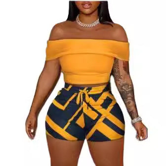 Damen Stylisches Off-Shoulder Oberteil mit gemusterter Shorts Stalluxe