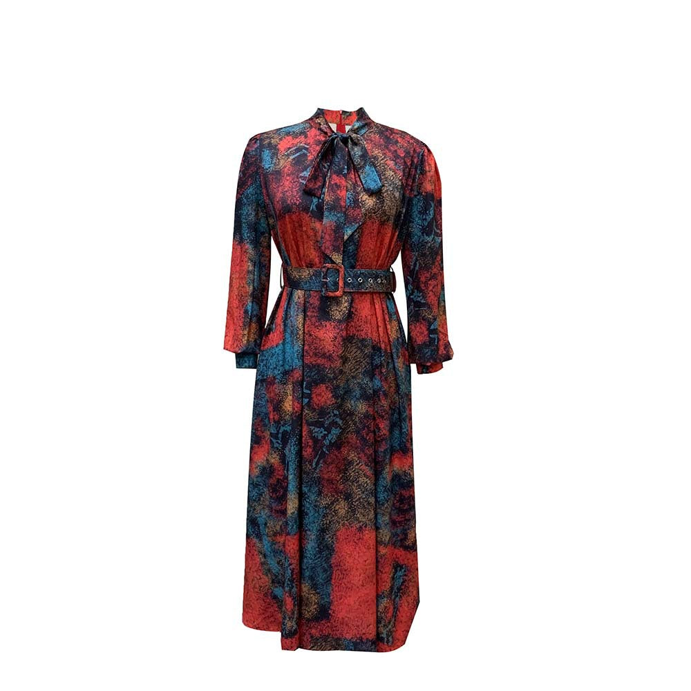 Damen Maxikleid mit elegantem Schluppenkragen und tailliertem Gürtel Stalluxe