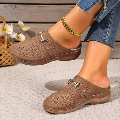 Damen Komfortable Clogs mit floraler Applikation Stalluxe