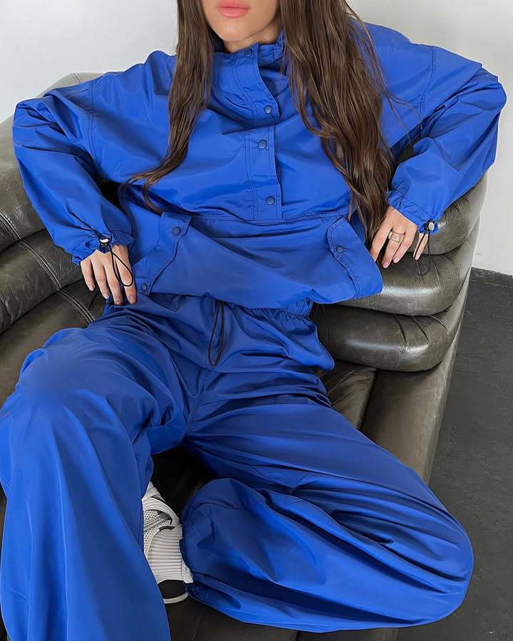 Damen modische Kapuzenjacke mit luftiger Schnittführung und praktischen Taschen Stalluxe