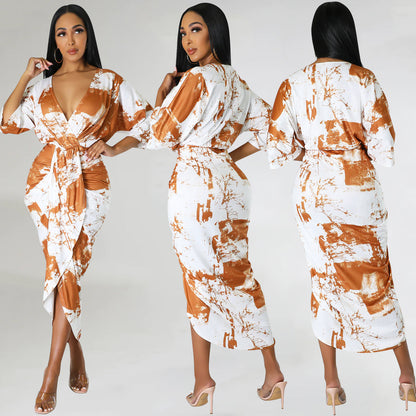 Damen Maxikleid im eleganten Wickelstil mit auffälligem Marmorprint Stalluxe