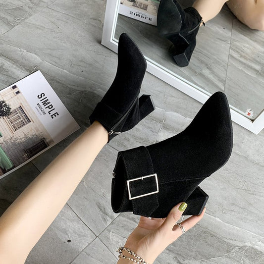 Damen ankle boots mit elegantem Absatz und modischer Schnalle Stalluxe