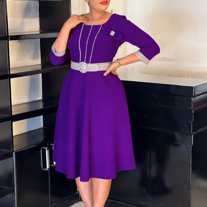 Damen A-Linien Kleid mit dekorativem Taillengürtel und eleganten Details Stalluxe