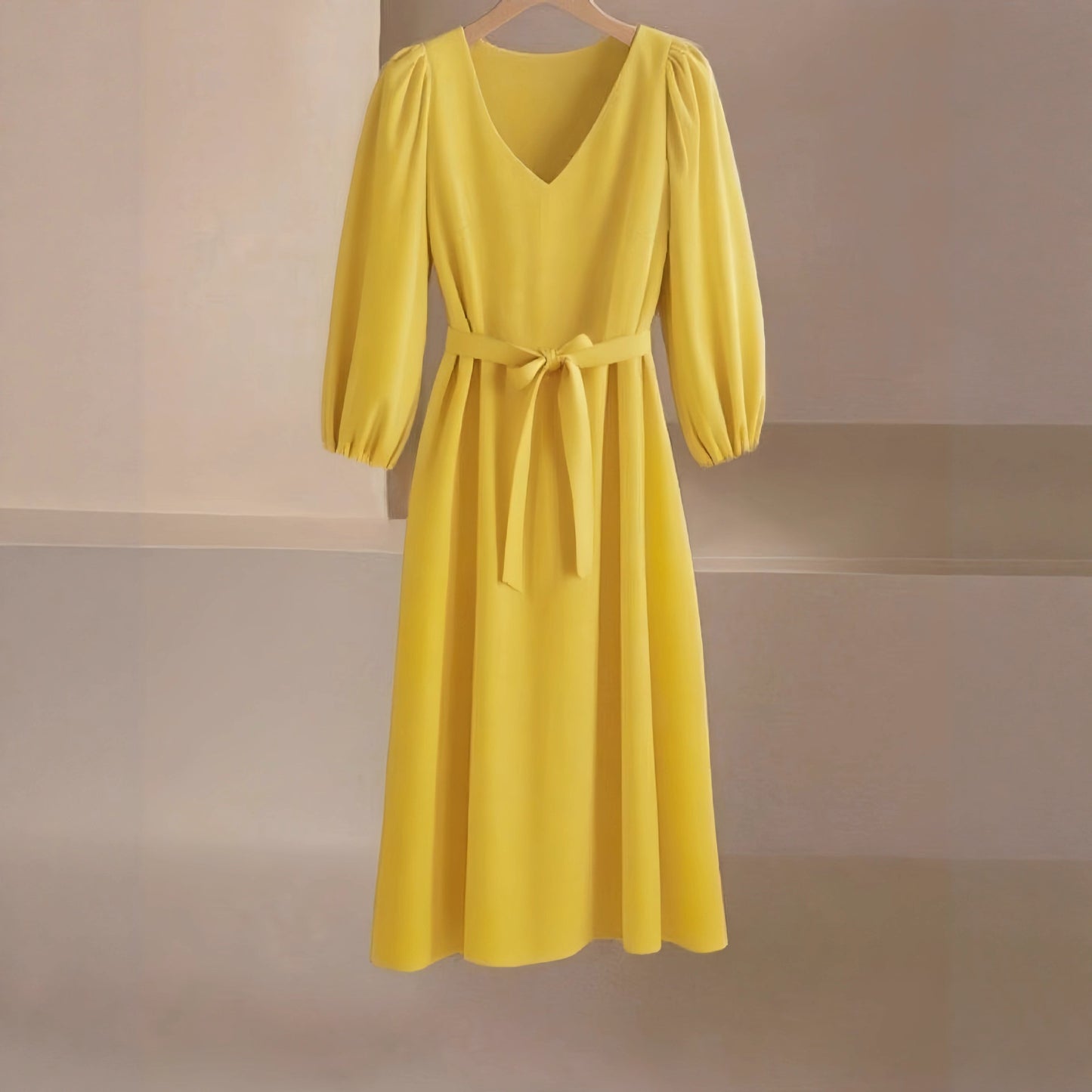 Damen Maxikleid mit V-Ausschnitt und eleganten Puffärmeln Stalluxe