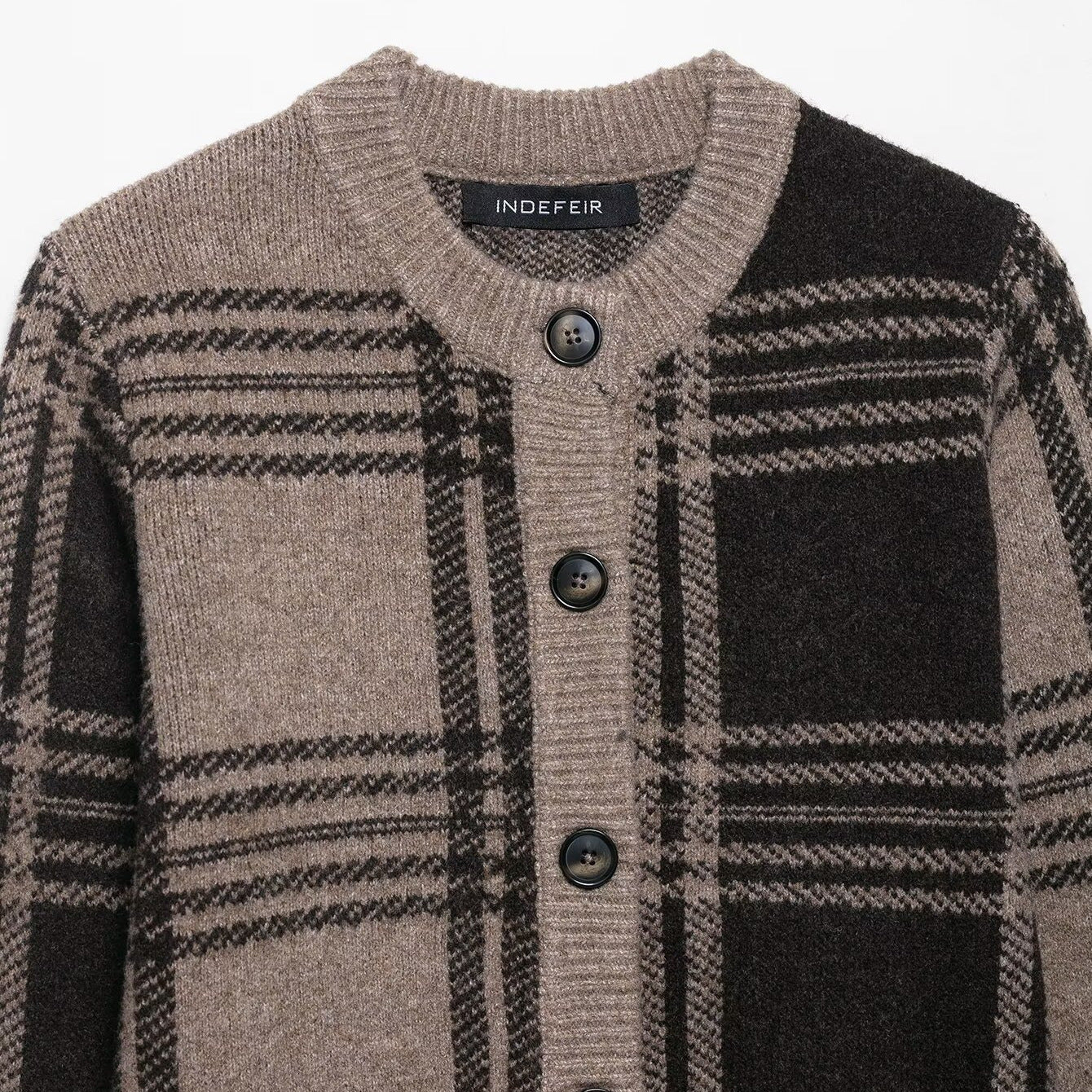 Damen Modische Karostrickjacke mit Knopfleiste und Rundhalsausschnitt Stalluxe