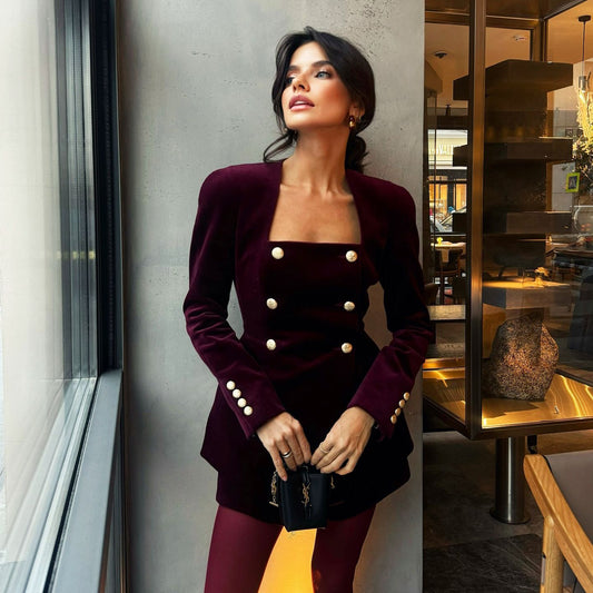 Damen Samt Blazer mit eleganten Knopfdetails Stalluxe