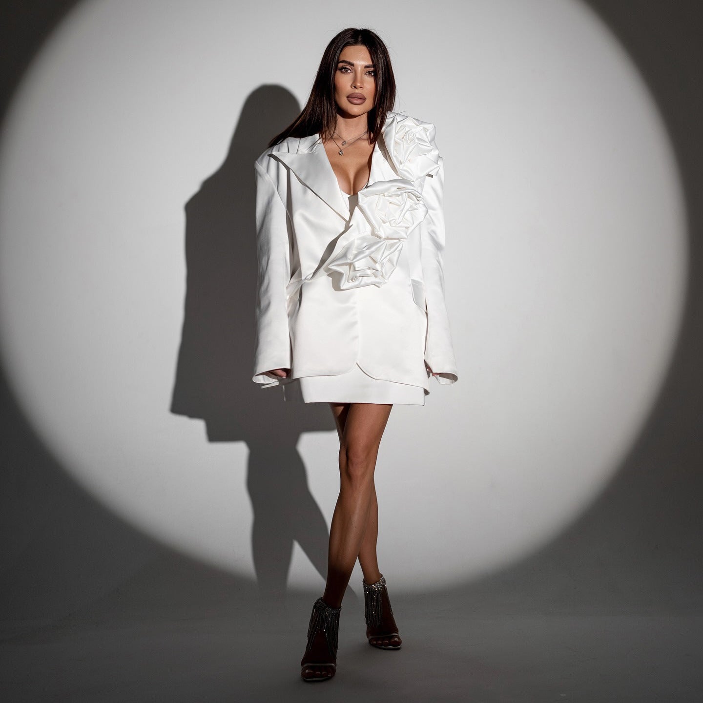 Damen Blazer mit voluminösen Rüschendetails und elegantem Kragen Stalluxe