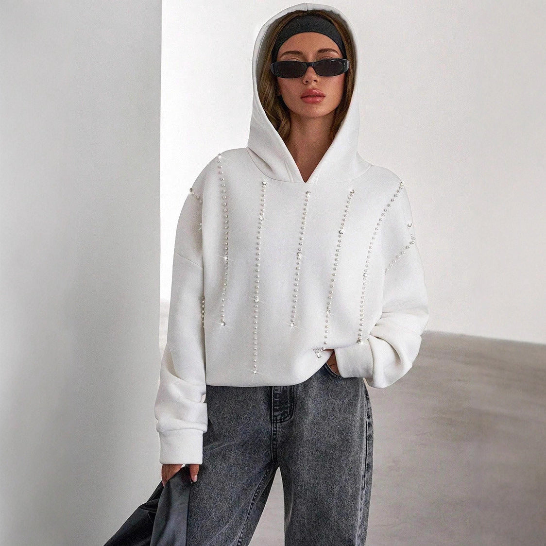 Damen Oversized Kapuzenpullover mit eleganten Perlenakzenten Stalluxe
