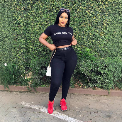 Damen Hochwertiges Crop-Top mit lässigem Schriftzug und figurbetonendem Schnitt Stalluxe