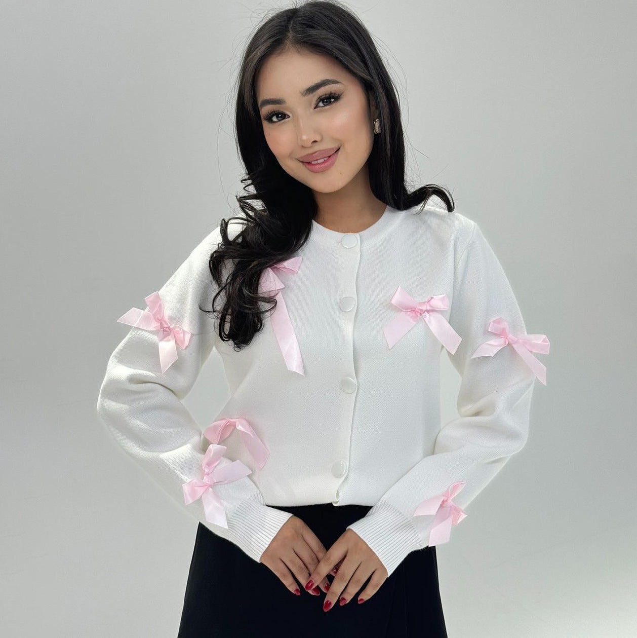 Damen raffinierte Strickjacke mit dekorativen Schleifen Stalluxe Weiß