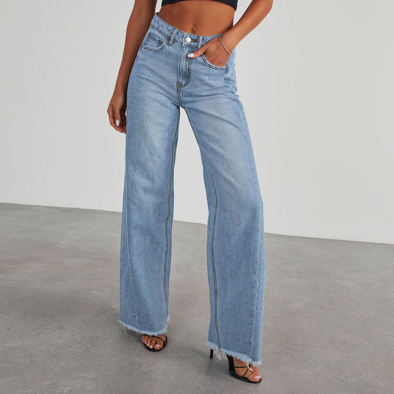 Damen Weit geschnittene Jeans mit trendigem fransigem Saum Stalluxe