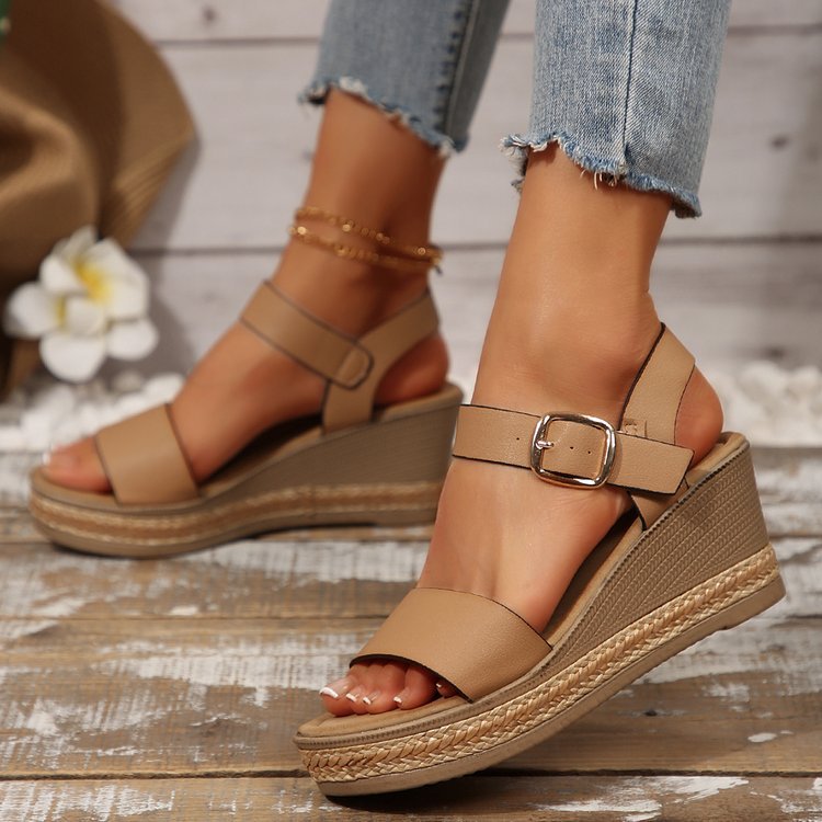 Damen Wedge-Sandalen mit verstellbarem Riemen und geschmackvoller Schnalle Stalluxe